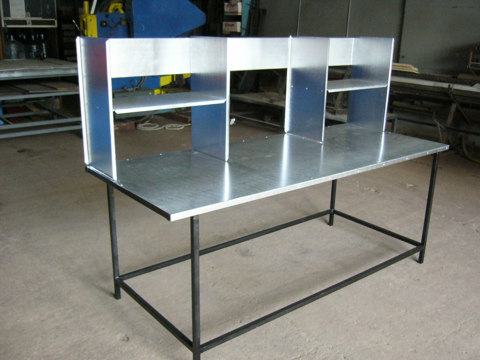 Стол металлический