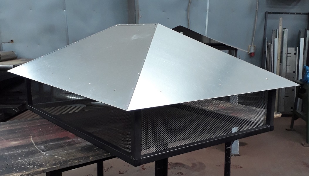 Зонт вентшахты с защитной сеткой